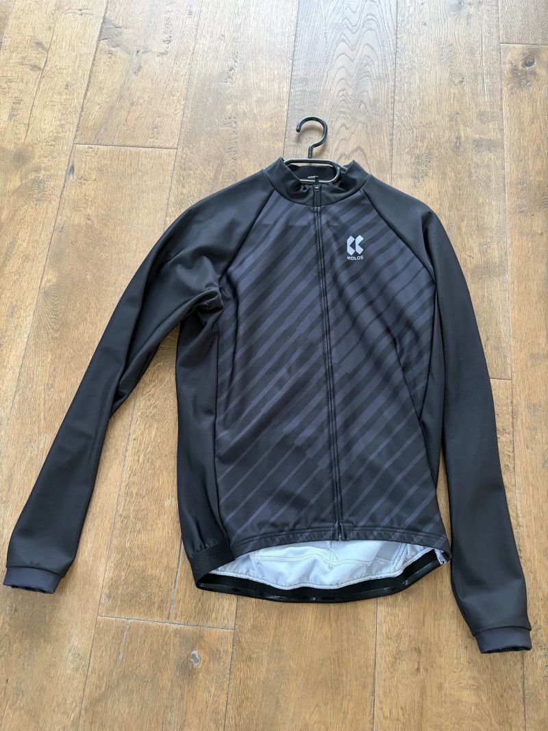 Prodam MOTION Z4 | DRES DLOUHÝ RUKÁV 