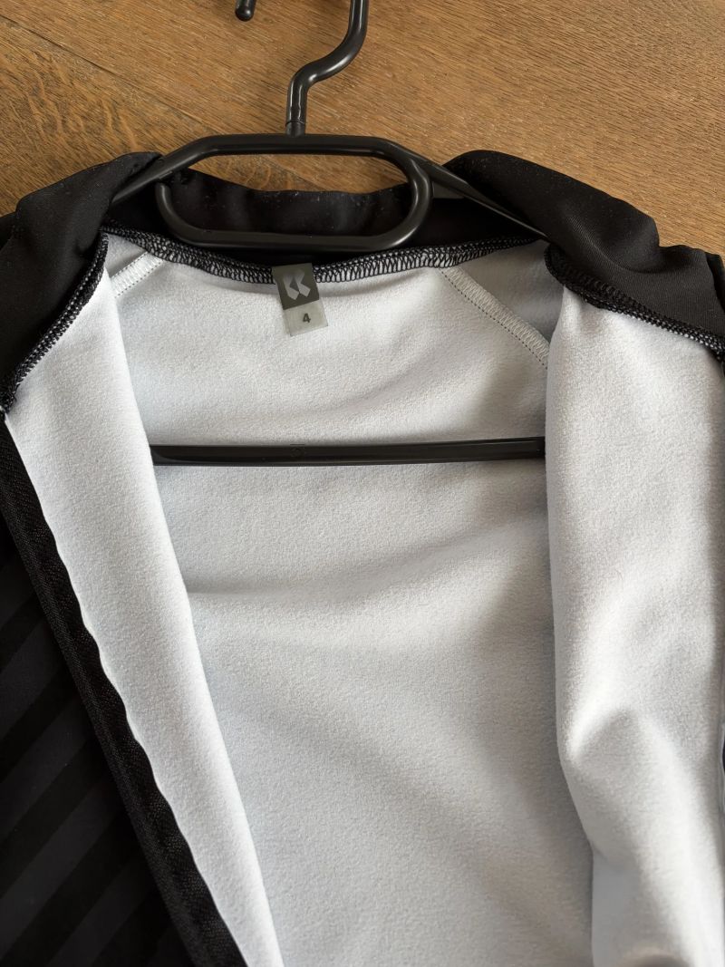 Prodam MOTION Z4 | DRES DLOUHÝ RUKÁV 
