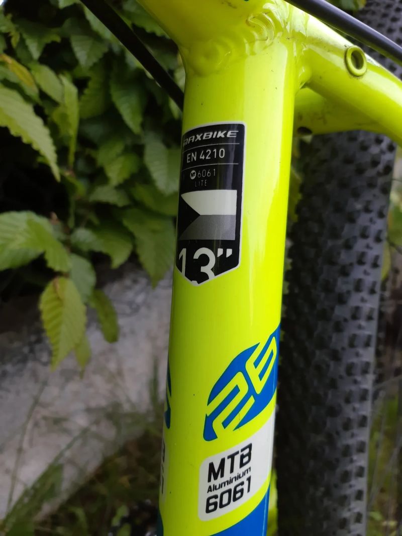 Maxbike: rám 13", kola 26"