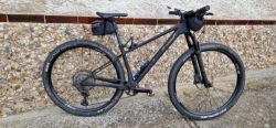 SUPERIOR XP 979 Karbon / DT swiss / XT brzdy + měnič / SLX 12s / 29" / vel. 15,5" (S)