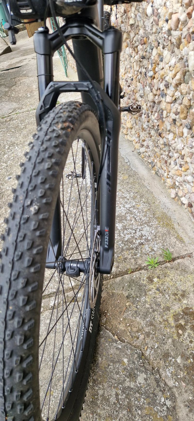 SUPERIOR XP 979 Karbon / DT swiss / XT brzdy + měnič / SLX 12s / 29" / vel. 15,5" (S)