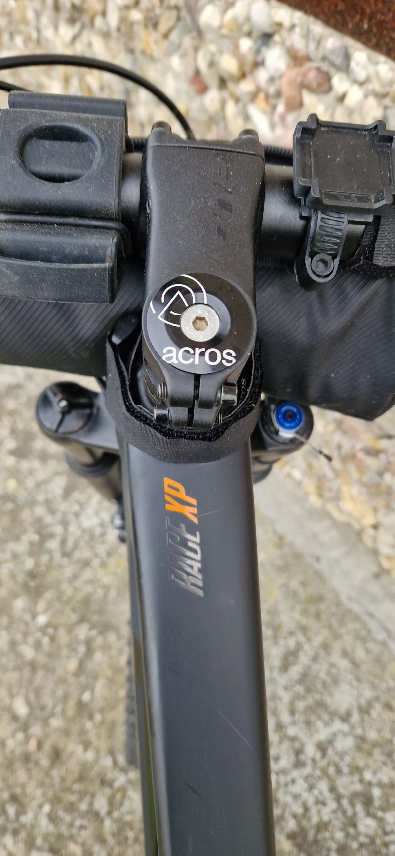 SUPERIOR XP 979 Karbon / DT swiss / XT brzdy + měnič / SLX 12s / 29" / vel. 15,5" (S)
