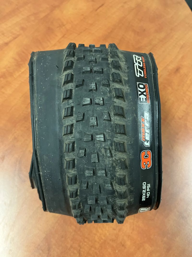 Prodám pláště Maxxis Forekaster 29x2,6" WT EXO TR 3C Maxx Terra