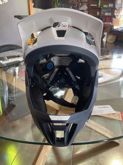 Leatt Enduro 3.0 helma velikost L (3v1)