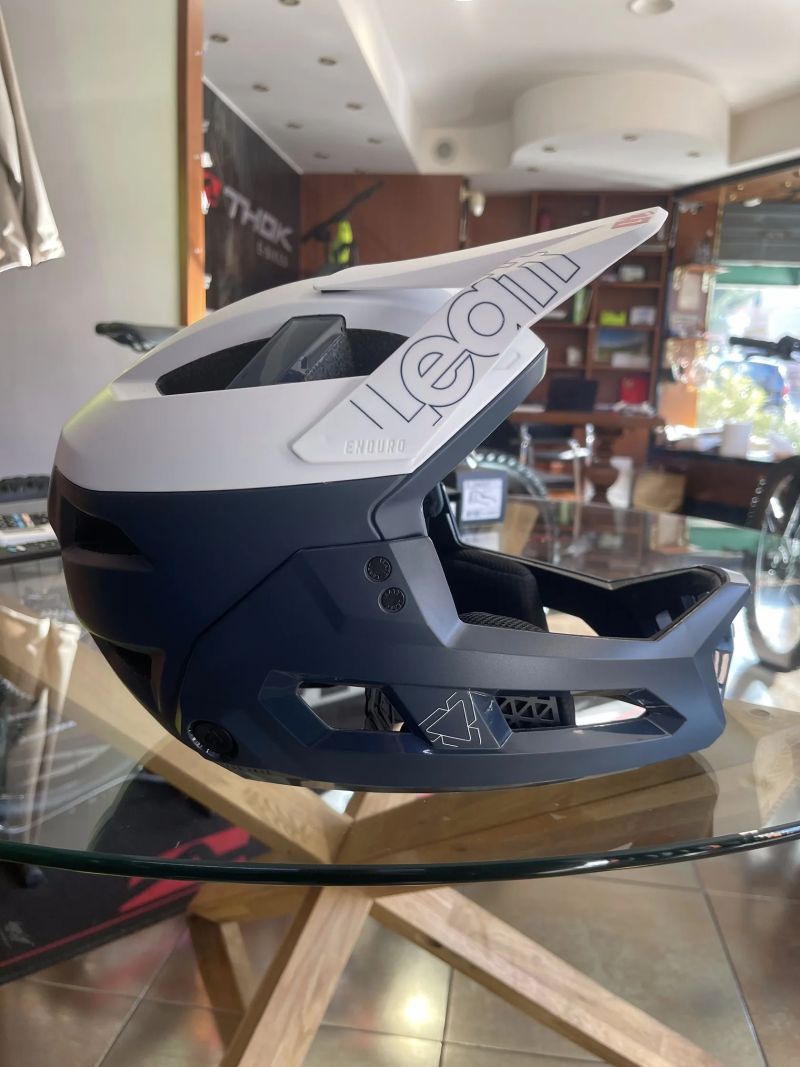 Leatt Enduro 3.0 helma velikost L (3v1)