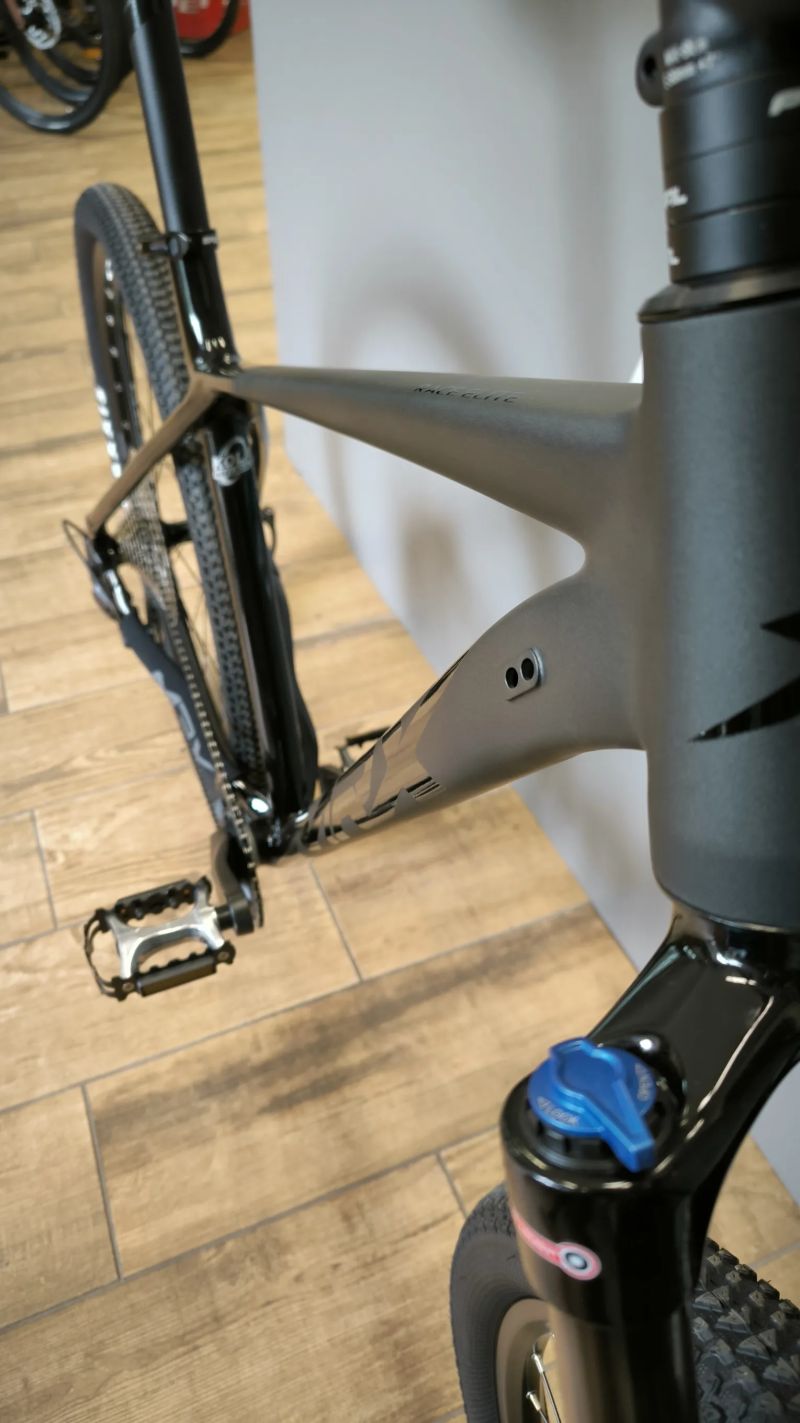 MRX Discus 29 ER25 DEORE 1x12 2026 chameleon černý L