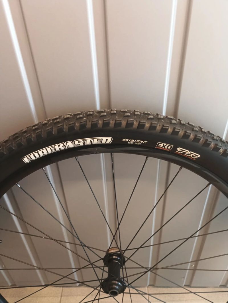 Giant XCT29" - microspline - zánovní pláště