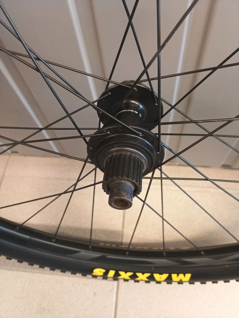 Giant XCT29" - microspline - zánovní pláště