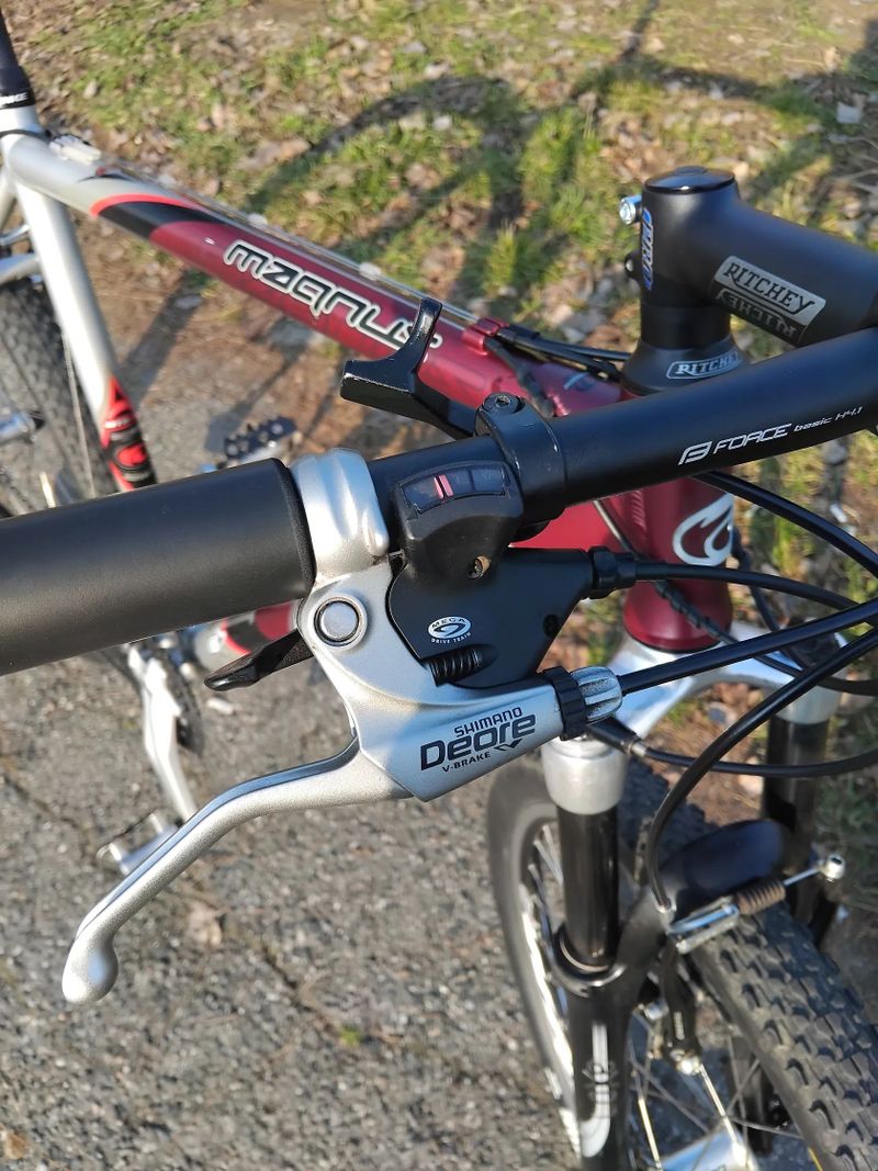 MTB Kellys Magnus - SHIMANO DEORE
