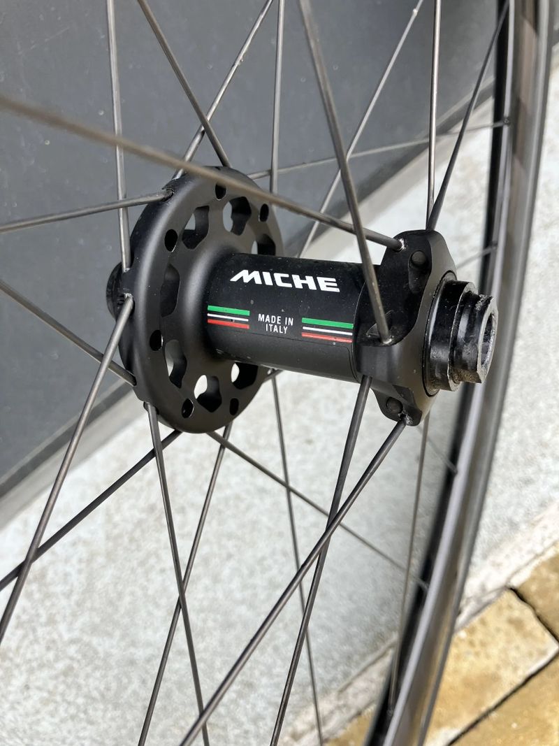 Zapletená kola Miche SLR 38