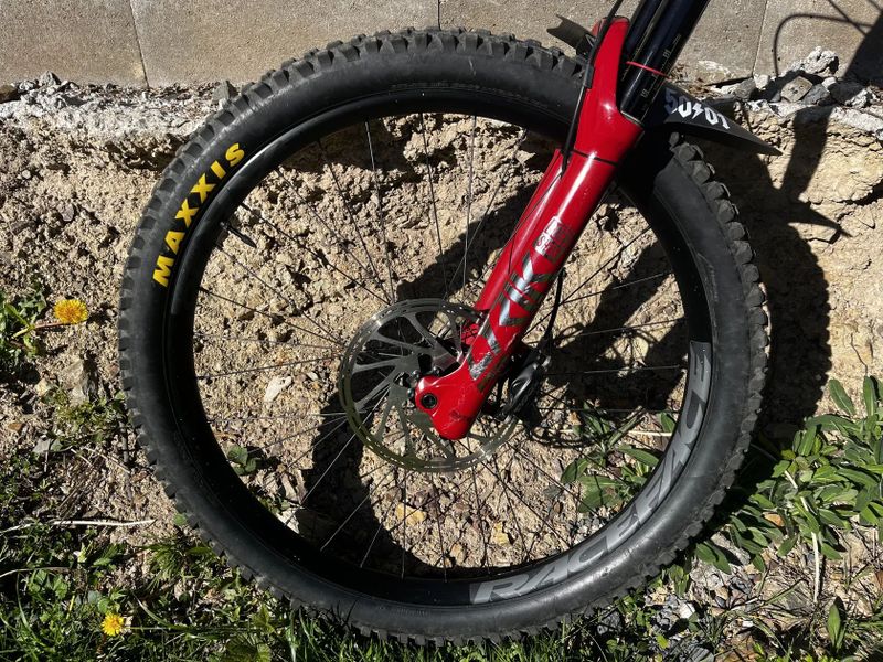 Santa Cruz Nomad Carbon S
