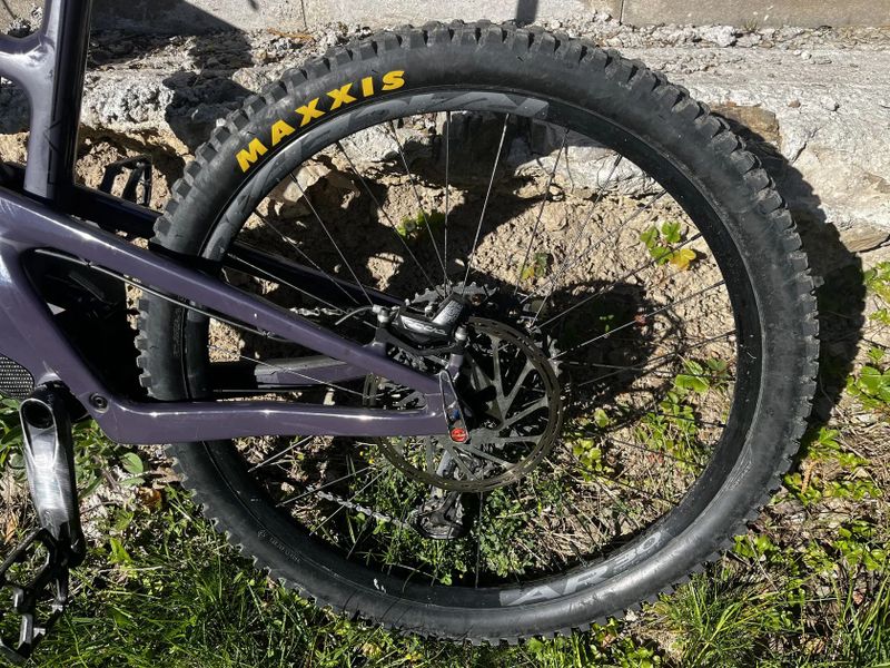 Santa Cruz Nomad Carbon S