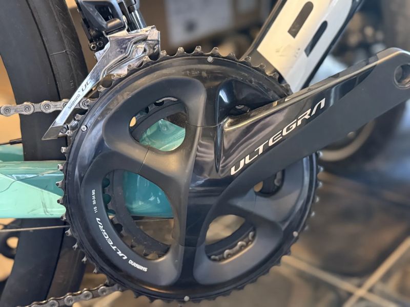 Bianchi Oltre XR3 Disc Carbon – Ultegra – vel. 55 – TOP STAV