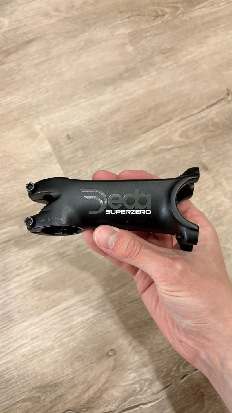 Řídítka Deda SuperZero Carbon DCR Handlebar 2024 - 420 mm + představec Deda SuperZero Alloy (100mm)