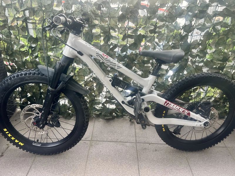 Commencal Clash 20