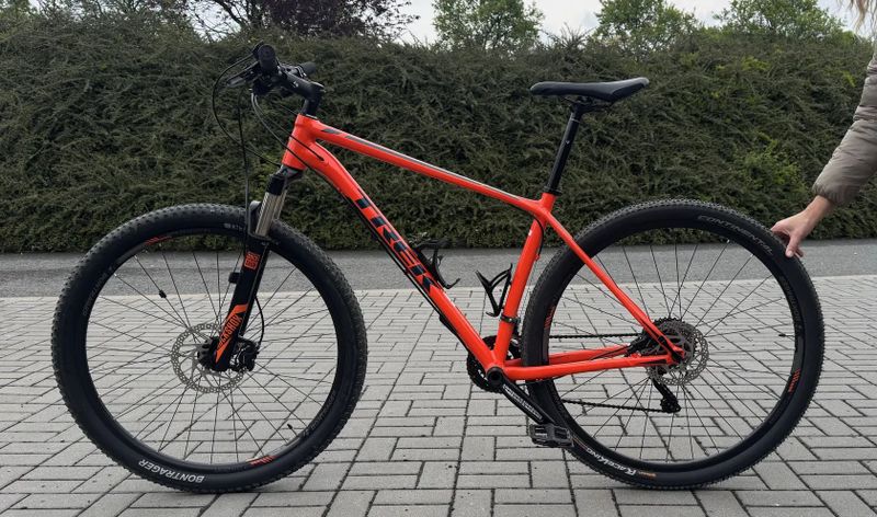 Horské kolo TREK Superfly 5 Roarange (19,5“ rám, 29" kola)