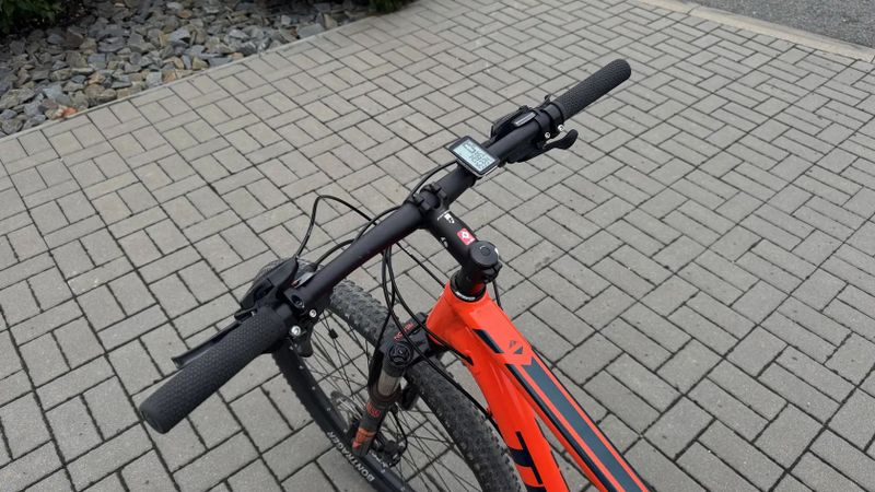 Horské kolo TREK Superfly 5 Roarange (19,5“ rám, 29" kola)