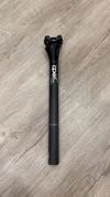 Sedlovka Deda Superleggero off-set 0mm, 27,2 mm, karbon