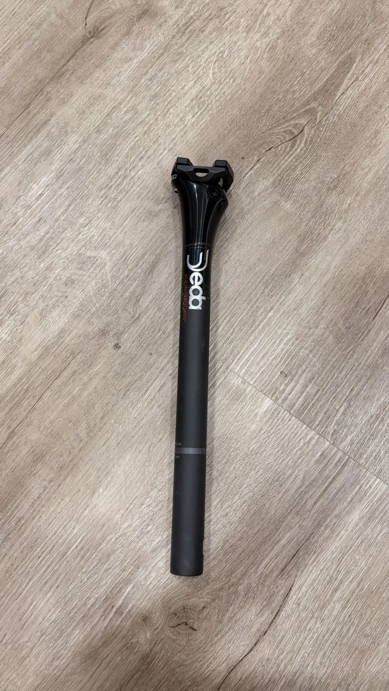 Sedlovka Deda Superleggero off-set 0mm, 27,2 mm, karbon