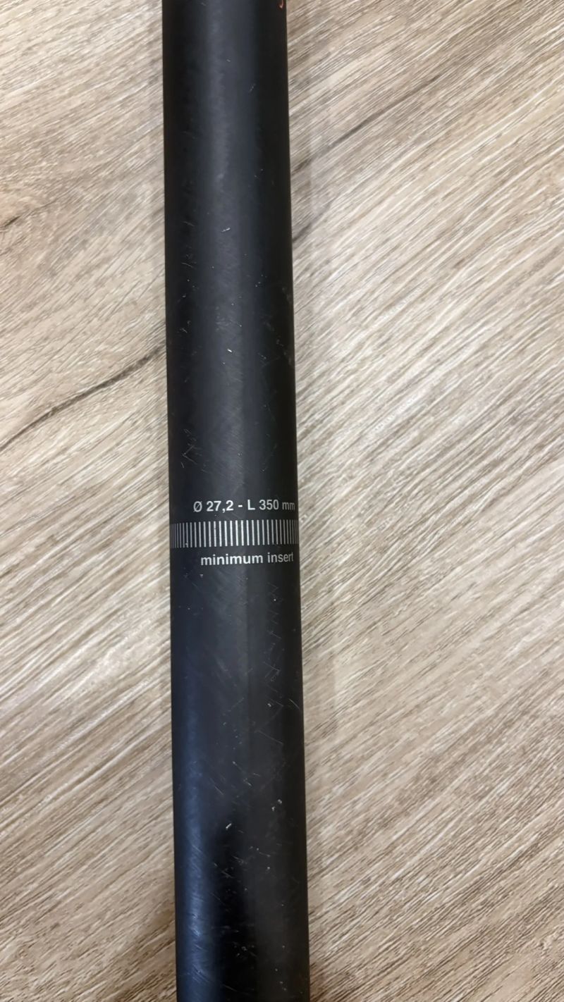 Sedlovka Deda Superleggero off-set 0mm, 27,2 mm, karbon