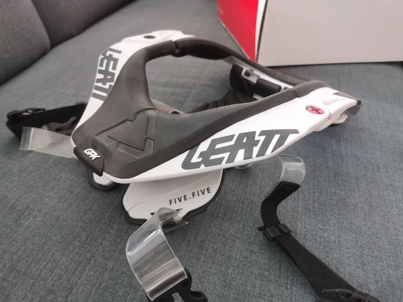Leatt Neck Brace 5.5.L/XL