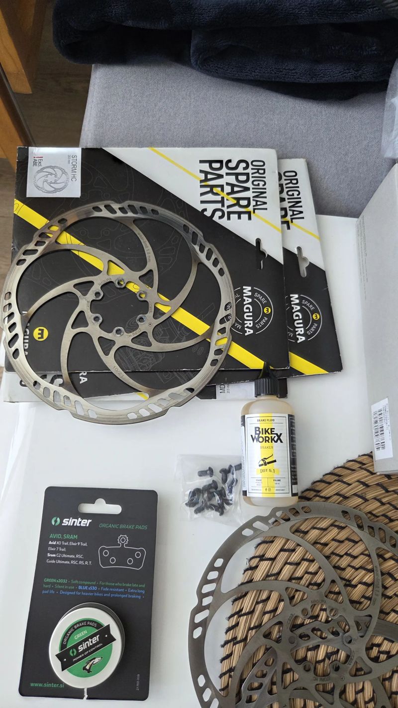 Komplet brzdy Sram Level Silver Stealth 4P/ 2x sada kotouce/desky 
