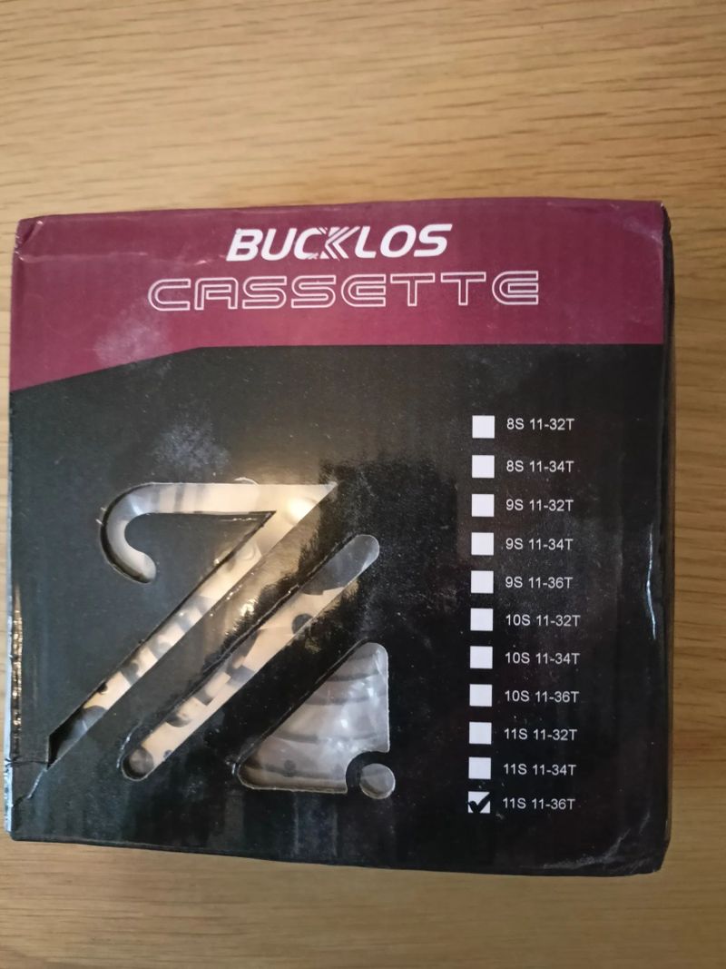 kazeta Bucklos 11-36