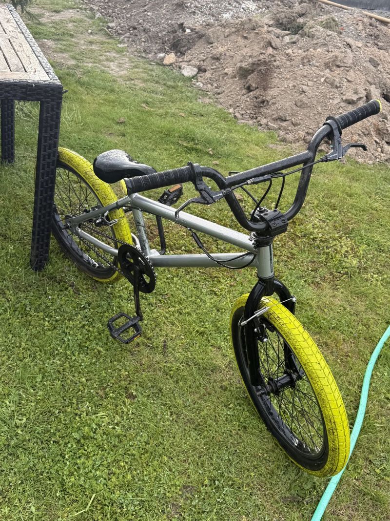 Bmx za super cenu, velikost je univerzální 