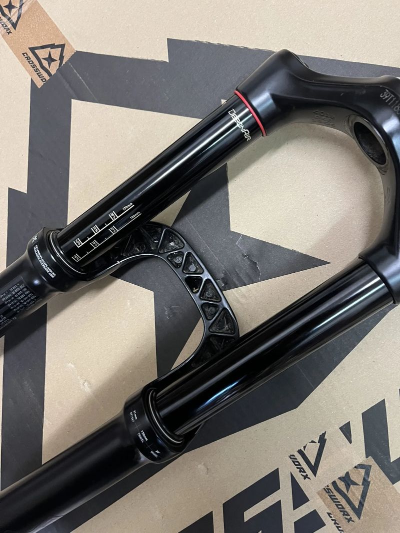 Vidlice Rock Shox Lyrik Select RC C3, 29", 170mm