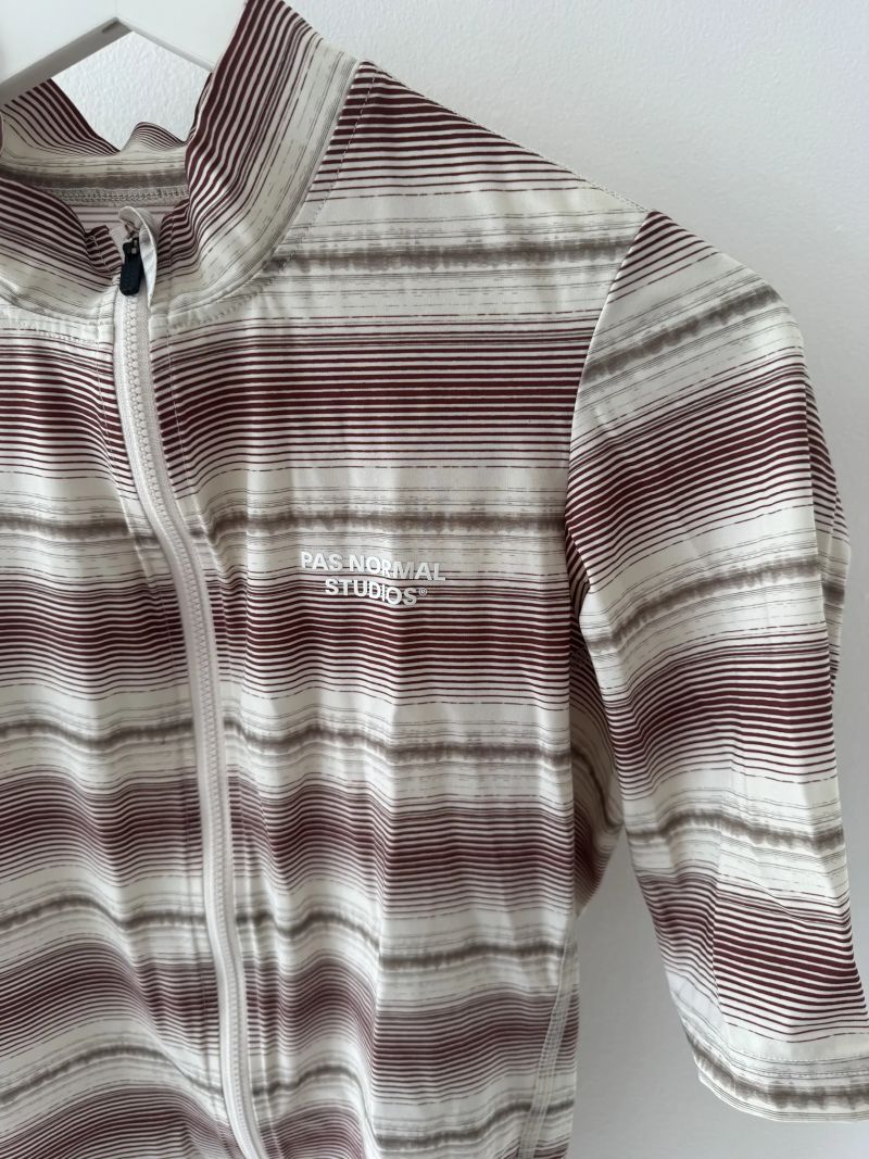Cyklistický dres Pas Normal Studios Essential Jersey - Off White Stripe - vel XL