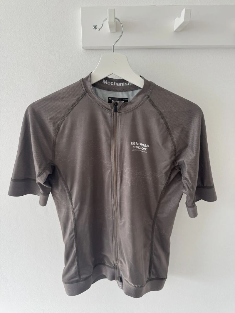Cyklistický dres Pas Normal Studios Mechanism Jersey - AOP Earth - vel XL