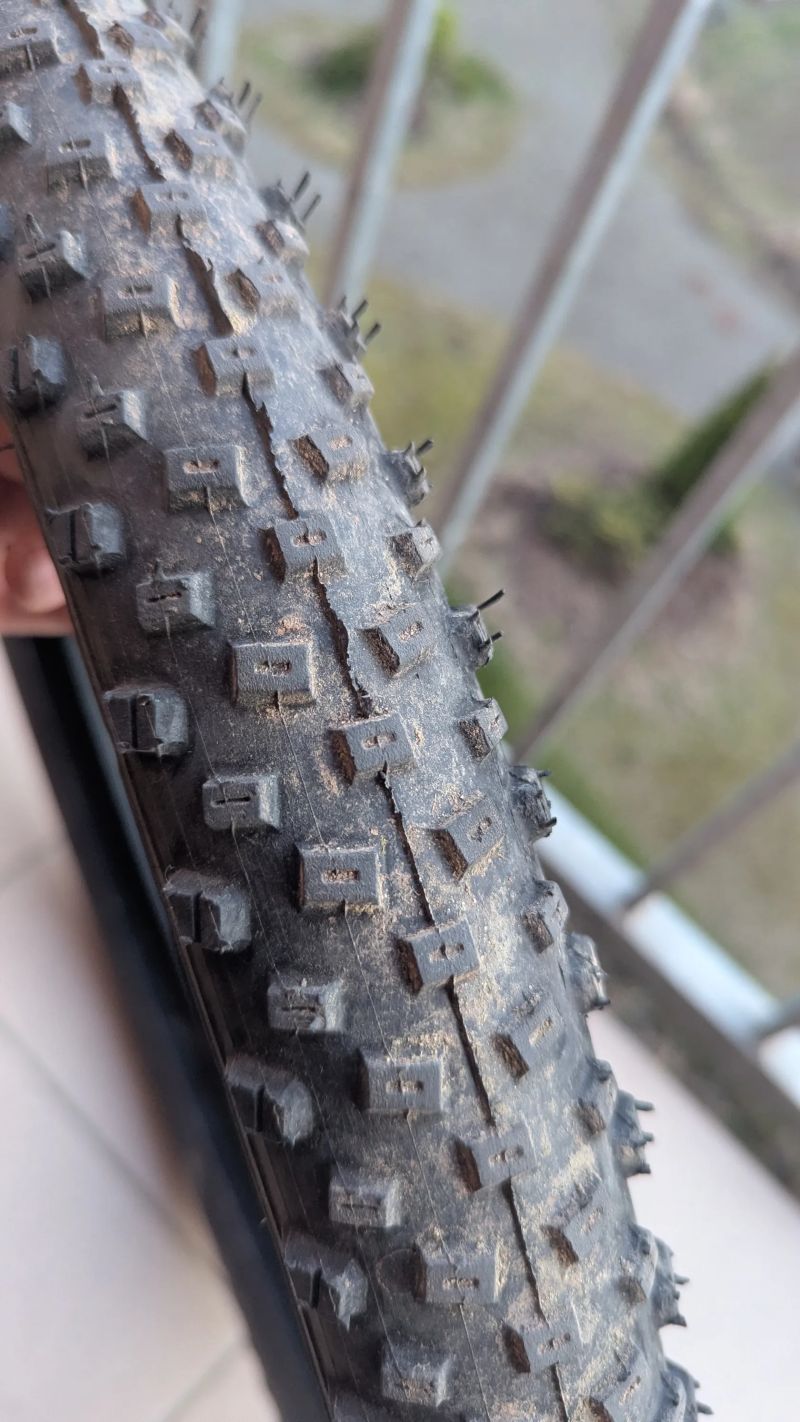 Pár plášťů Vee Tire Crown Gem 24 x 2,25