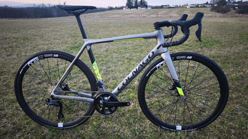 Silniční kolo Colnago CLX disc (nová sada Shimano Di2 2x12)