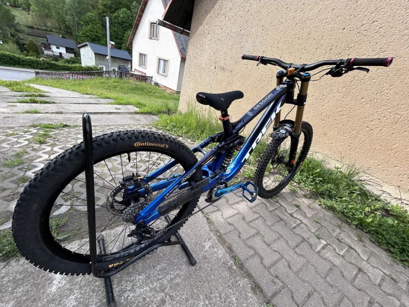 TREK SESSION 9 2024 (R1) Vel.M