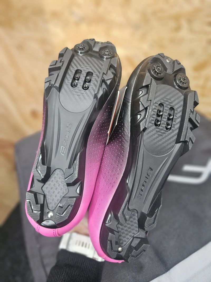 NOVÉ MTB tretry Force Victory Lady - vel.39