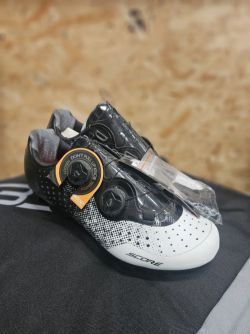 NOVÉ MTB tretry Force Score - vel. 43