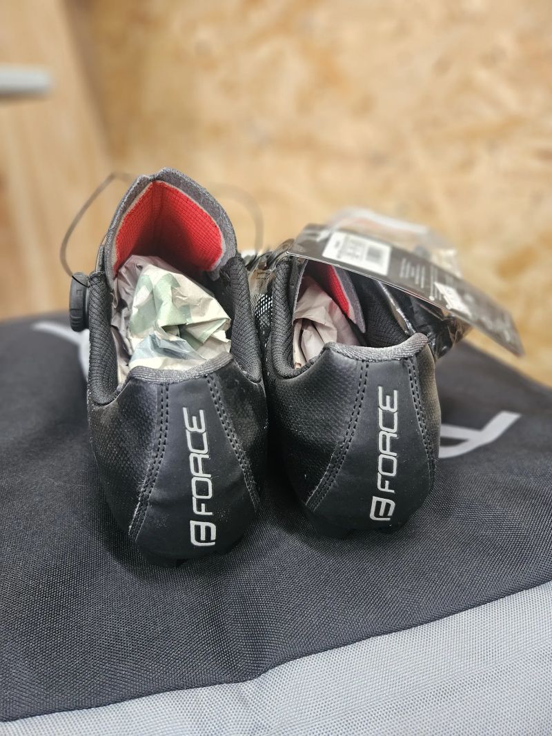 NOVÉ MTB tretry Force Score - vel. 43