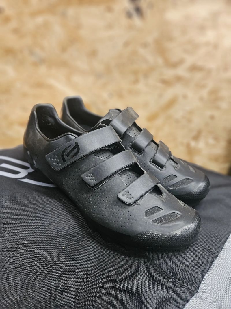 NOVÉ tretry FORCE MTB HERO 2, černé - Vel. 44,43,41