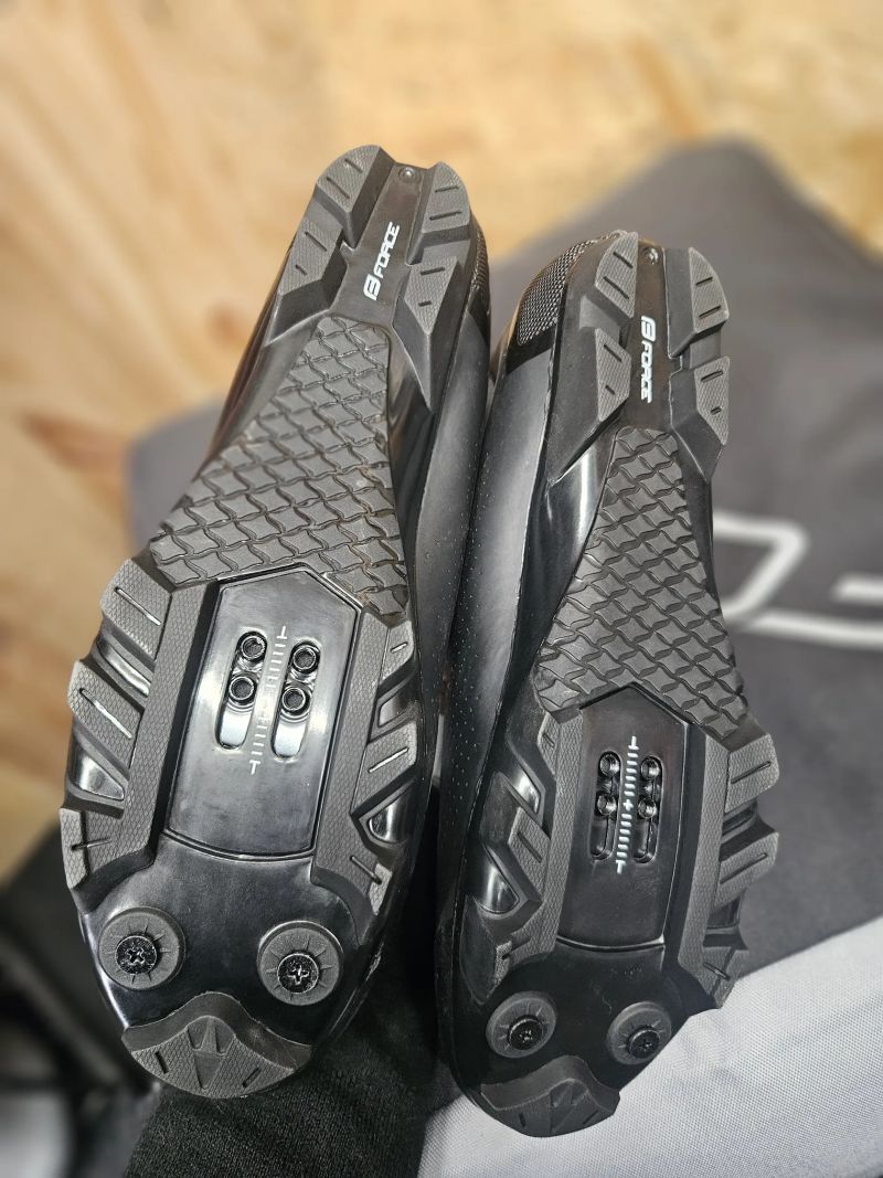 NOVÉ tretry FORCE MTB HERO 2, černé - Vel. 44,43,41