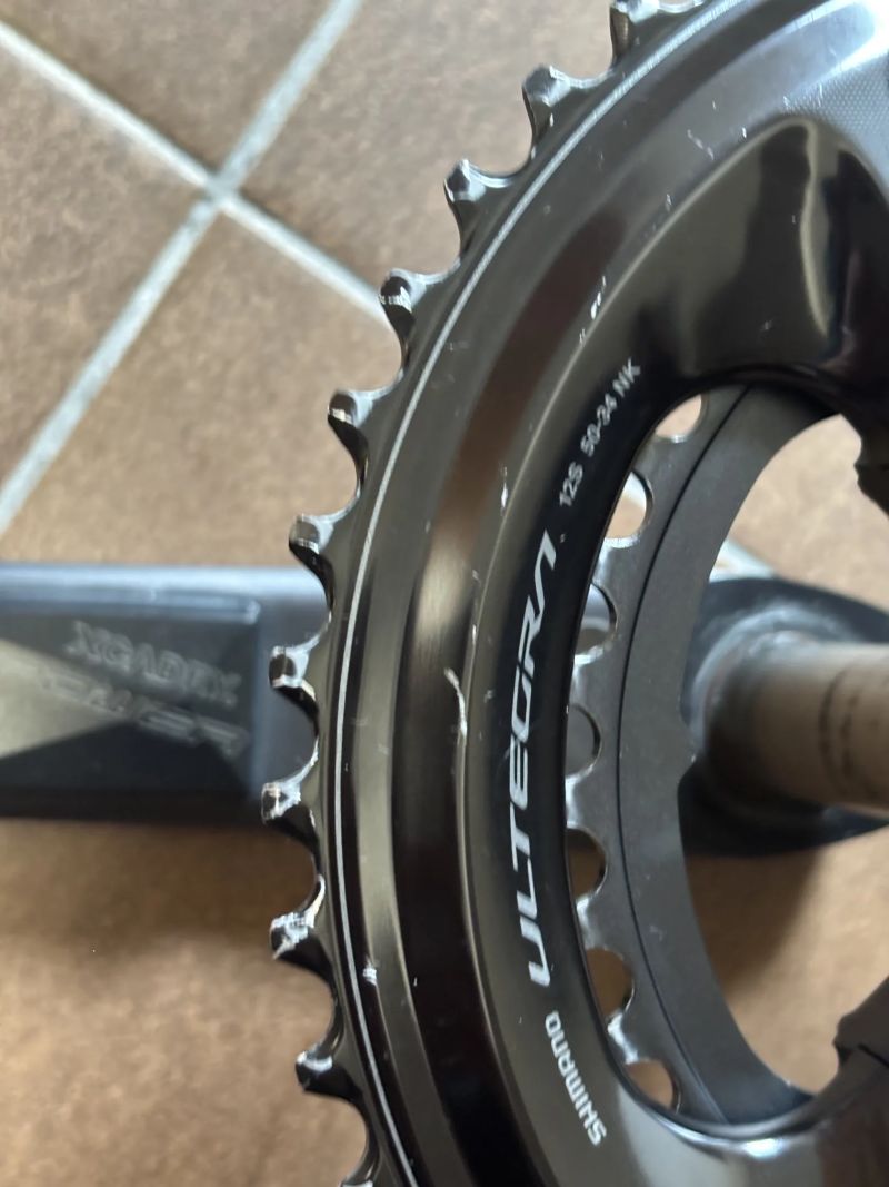 Kliky Shimano Ultegra R8100 s wattmetrem v levé klice + řetěz 12s