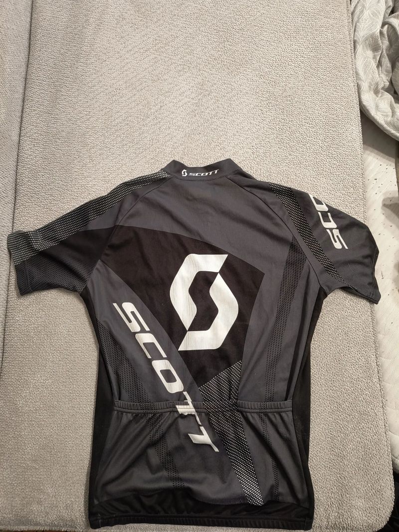 Zůstatky oblečení 