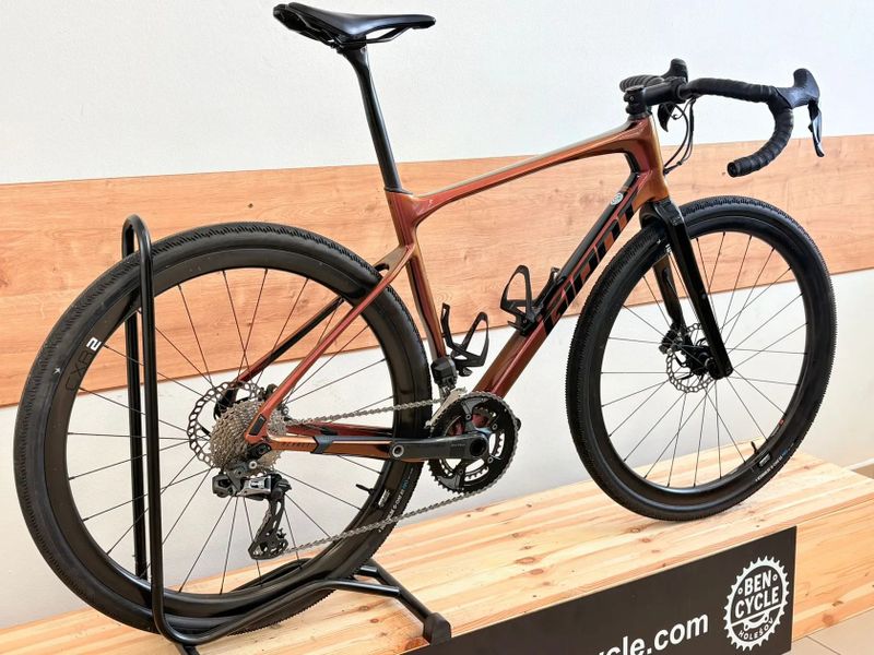 Giant Revolt PRO 1 di2 - karbonová kola