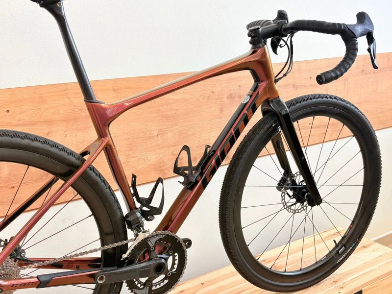 Giant Revolt PRO 1 di2 - karbonová kola
