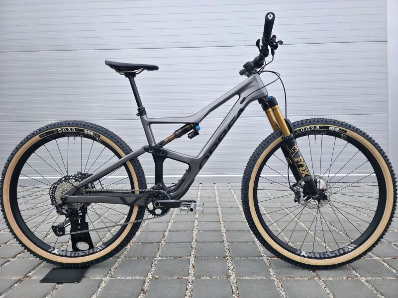 Orbea OCCAM M10 Carbon 2021 29″ - velikost L / Top stav / Shimano XT / FOX 34 Kashima