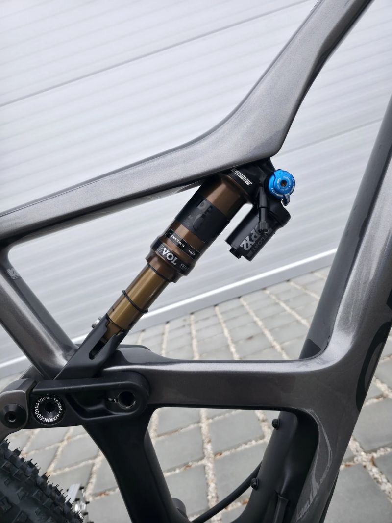 Orbea OCCAM M10 Carbon 2021 29″ - velikost L / Top stav / Shimano XT / FOX 34 Kashima