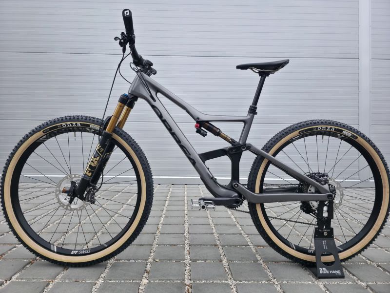 Orbea OCCAM M10 Carbon 2021 29″ - velikost L / Top stav / Shimano XT / FOX 34 Kashima
