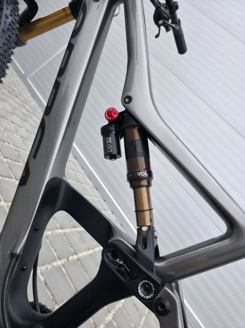Orbea OCCAM M10 Carbon 2021 29″ - velikost L / Top stav / Shimano XT / FOX 34 Kashima