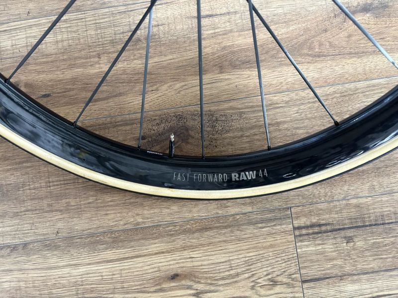 FFWD Karbonová kola RAW CS (44 mm) 