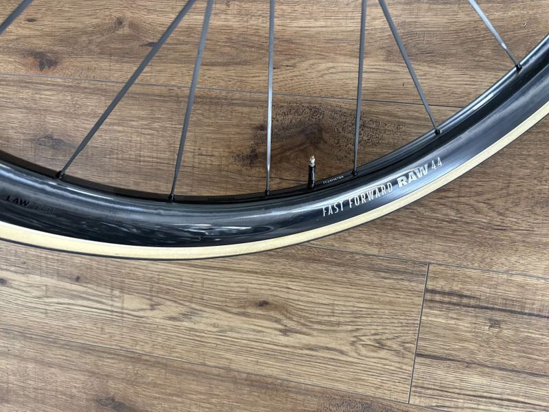 FFWD Karbonová kola RAW CS (44 mm) 