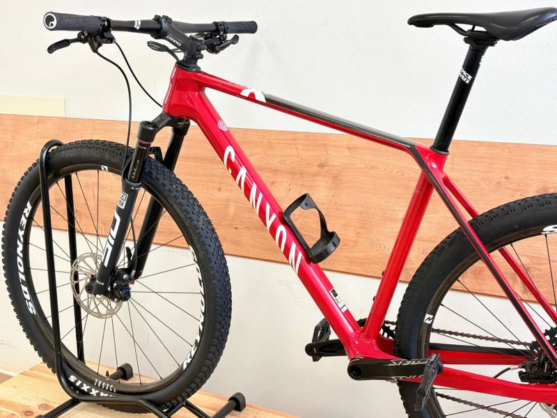 Canyon Exceed CF7 karbonová kola Reynolds